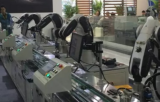 平板手机机械手组装环形导轨线体